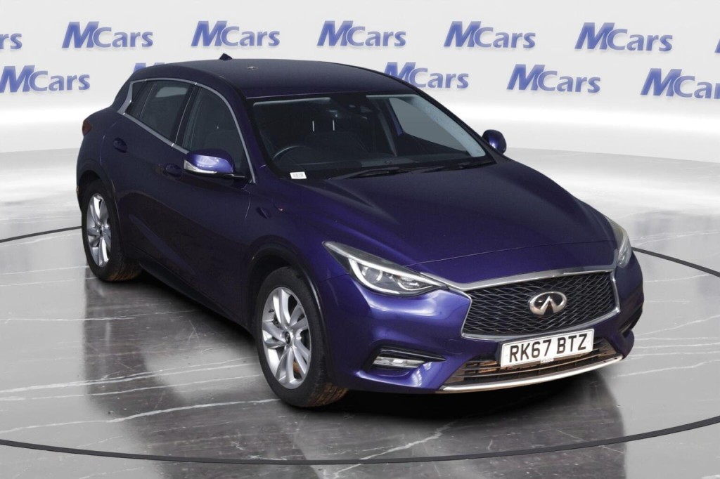 Infiniti Q30